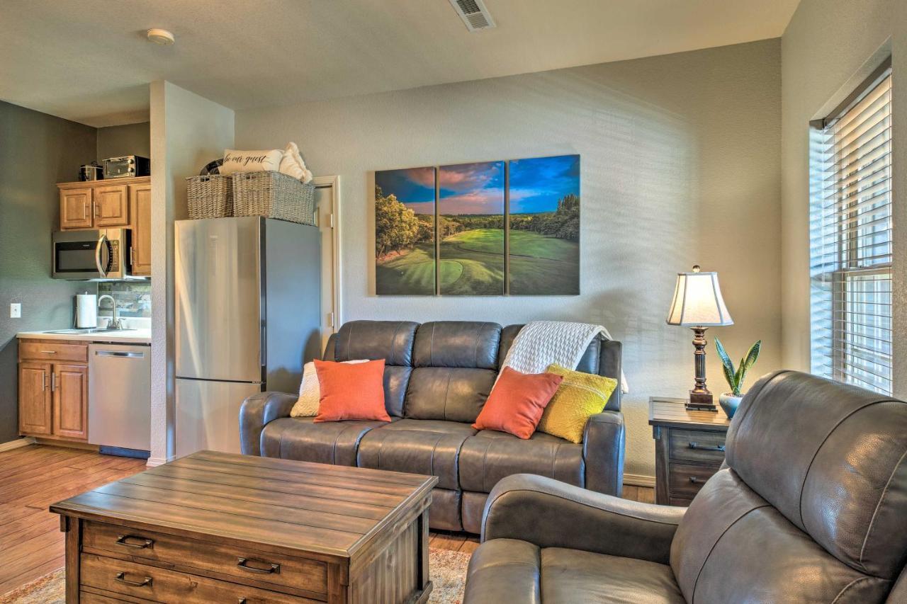 Branson With Balcony On Ledgestone Golf Course